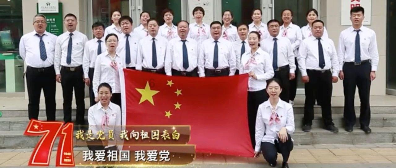 你的领导一直盯着你，怎么分辨他是看重你还是讨厌你？游戏画面